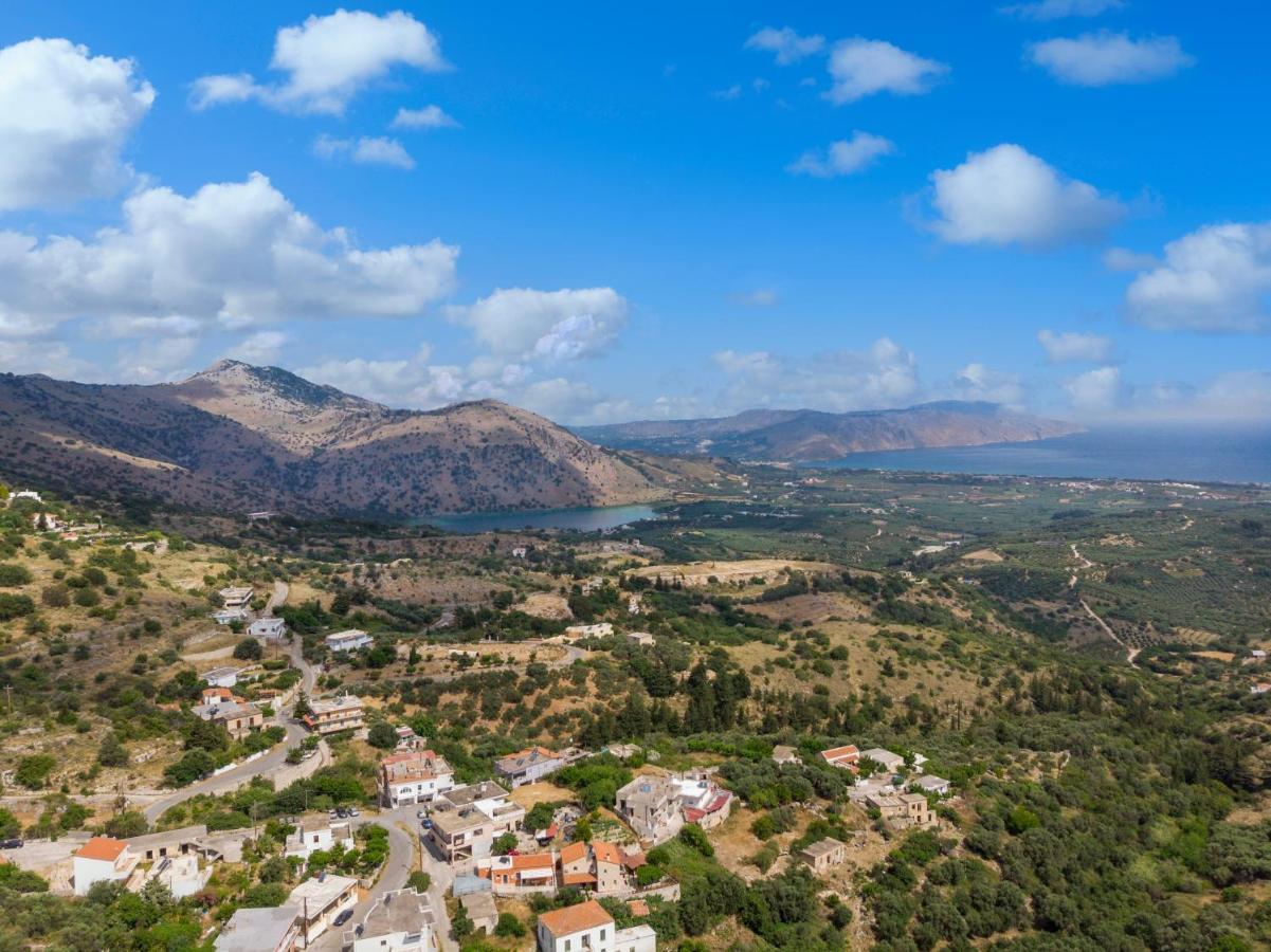 Iosif De Home Kournas Exterior photo